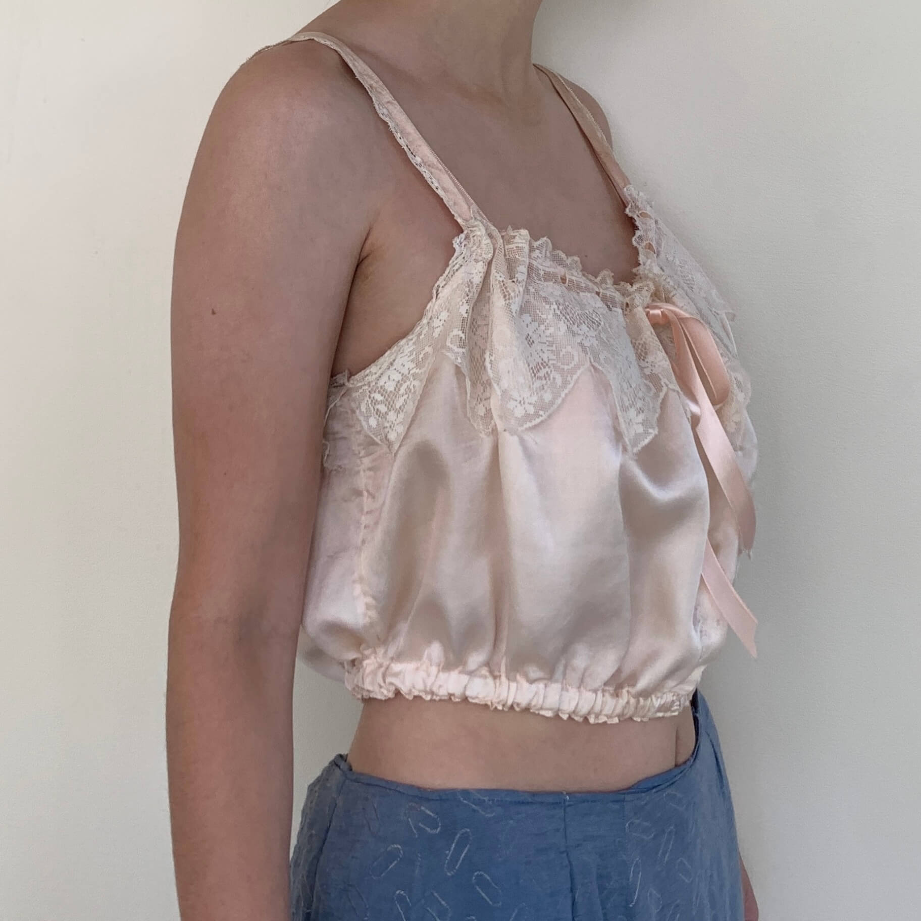 side view of vintage top on model