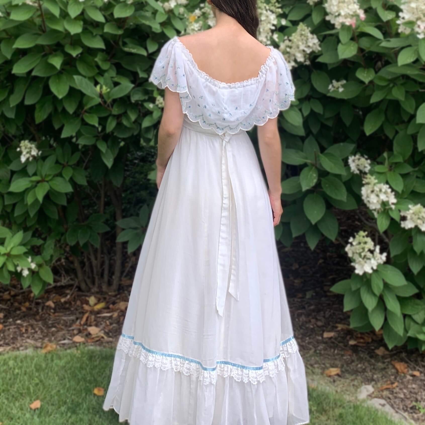 back view of the vintage prairie dress