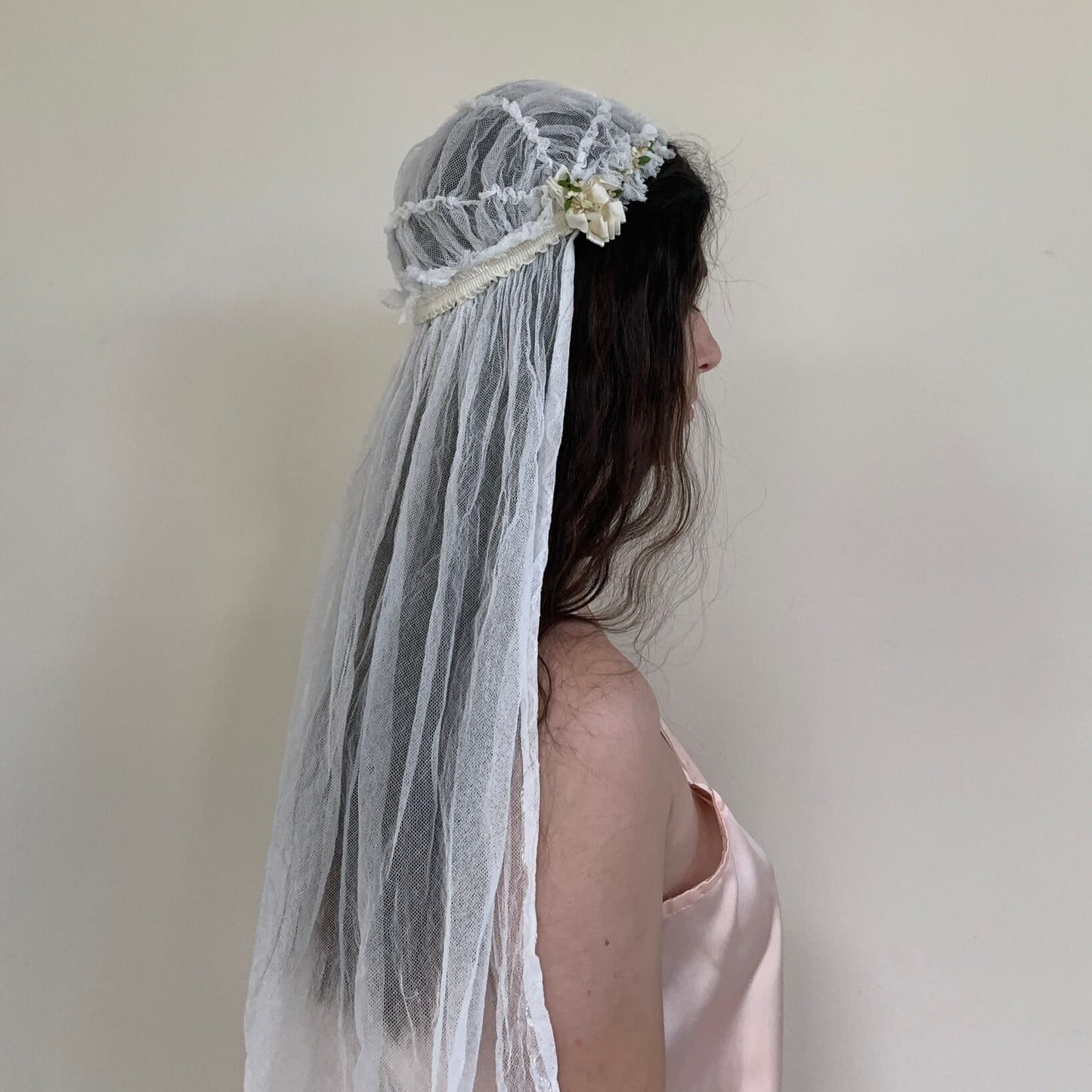 1920s wedding veil viewed from the side