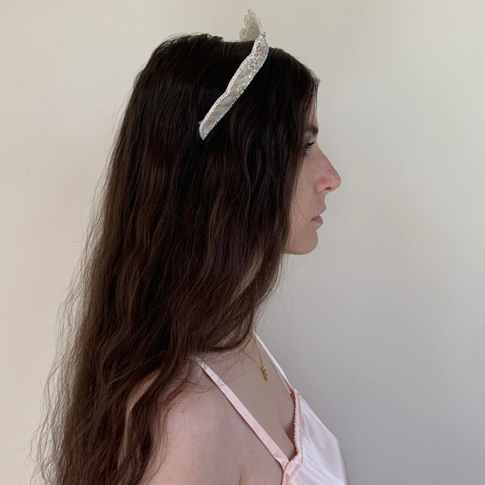 side view of the vintage head piece